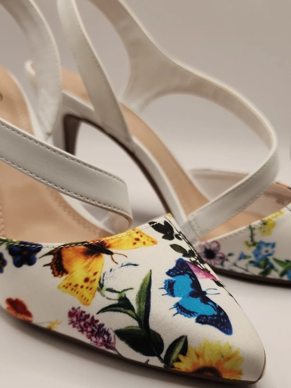 New Impo White Floral & Butterfly Pointed-Toe Slingback Heels